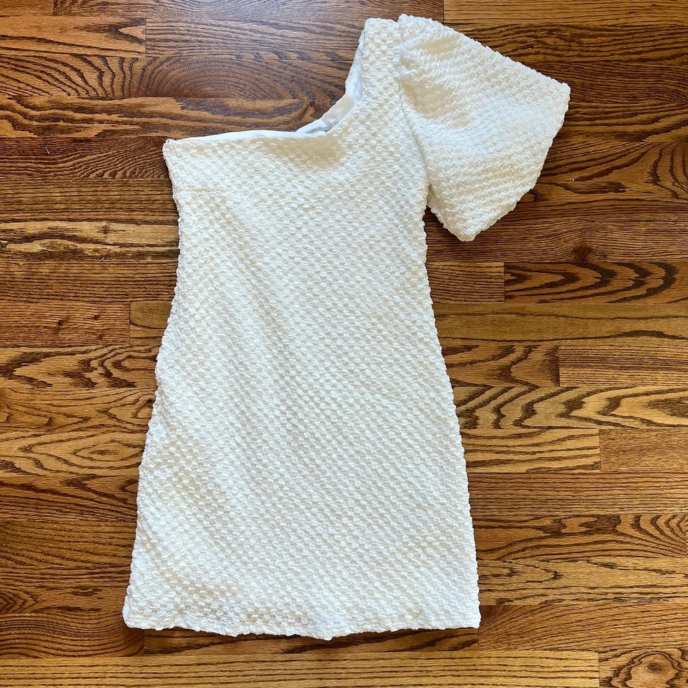 SHE + SKY White Popcorn Textured Asymmetrical One Shoulder Mini Dress Sz Med